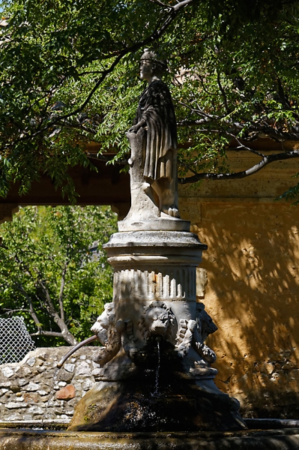 Castillon du Gard-001